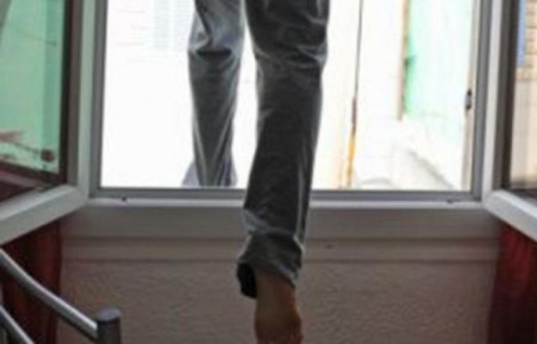 На вулиці Київській кременчужанин стрибнув з дев’ятого поверху