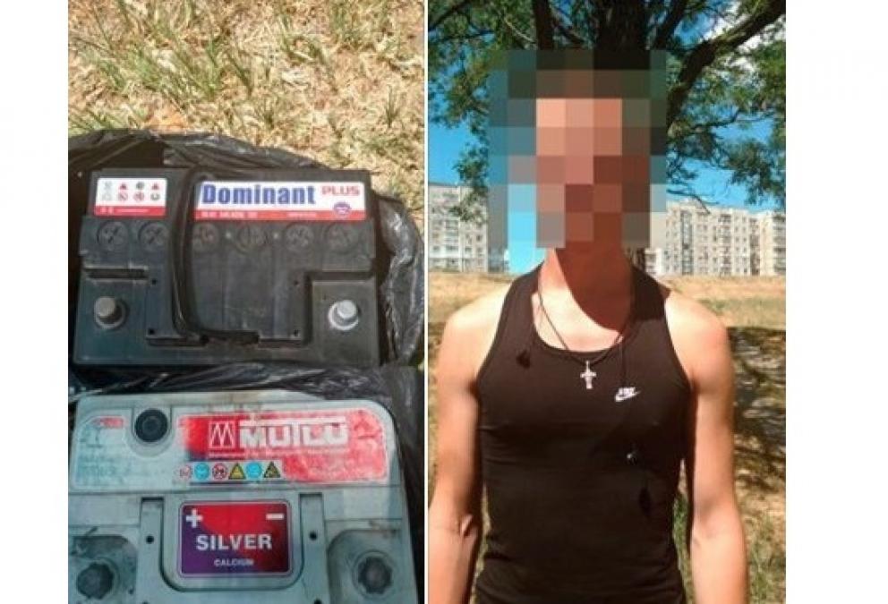 Затриманий обкрадав машини в нагірній частині Кременчука та продавав їх на місцевому ринку.