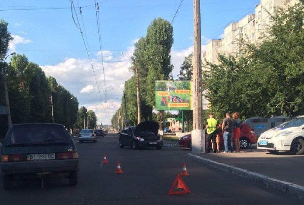На місці працюють патрульні.