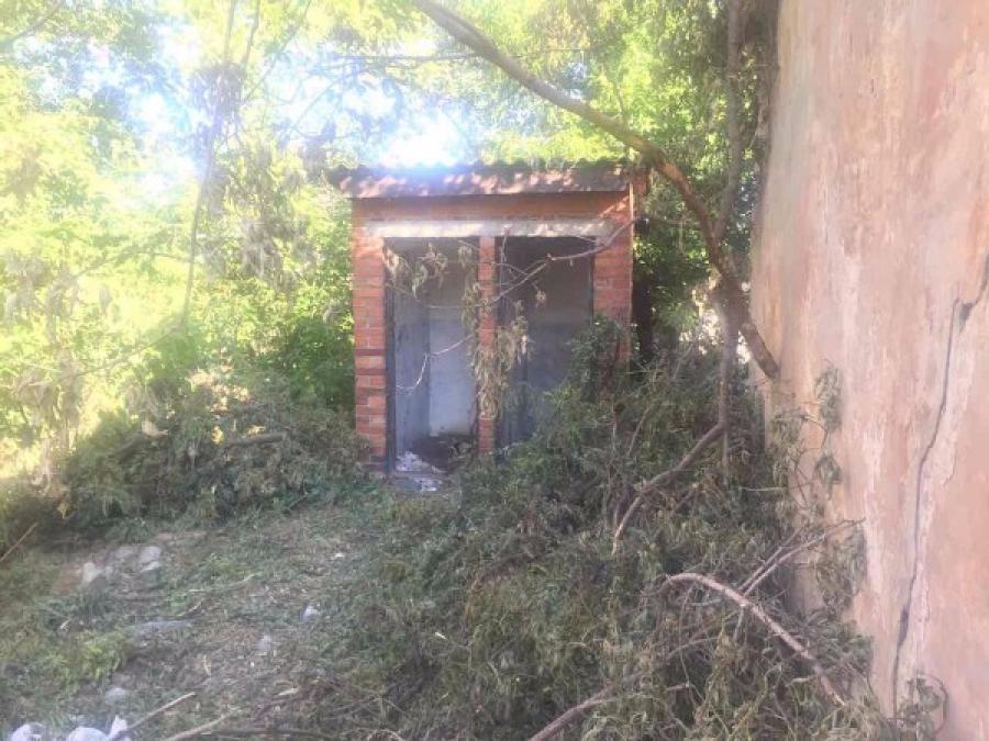 Самое старое здание Кременчуга  хотят превратить в церковь. Здание башни наблюдения за движением по Днепру, которое расположено на территории бывшего военного госпиталя а теперь нацгвардейцев необходимо либо отремонтировать либо открыть в нем каплычку. Об этом сегодня было сообщено на совещании в мэрии. Как заявил мэр здание необходимо законсервировать или отремонтировать. Он считает что здание необходимо оградить забором для входа со стороны Днепра чтобы люди могли посещать историческую памятку. Вице мэр Р
