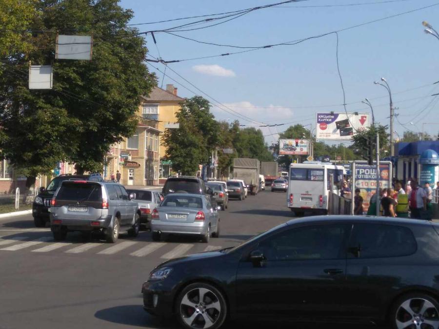 36-річній пасажирці одного з автомобілів викликали швидку.