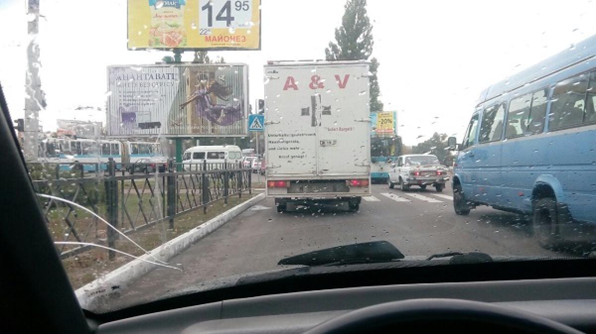 Вниманию водителей: на пивзаводовском мосту – автомобильный затор