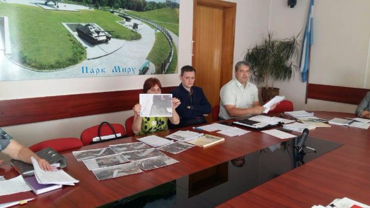 Депутаты Кременчугского горсовета грозят судом управляющей компании «Місто для людей. Кременчук» 