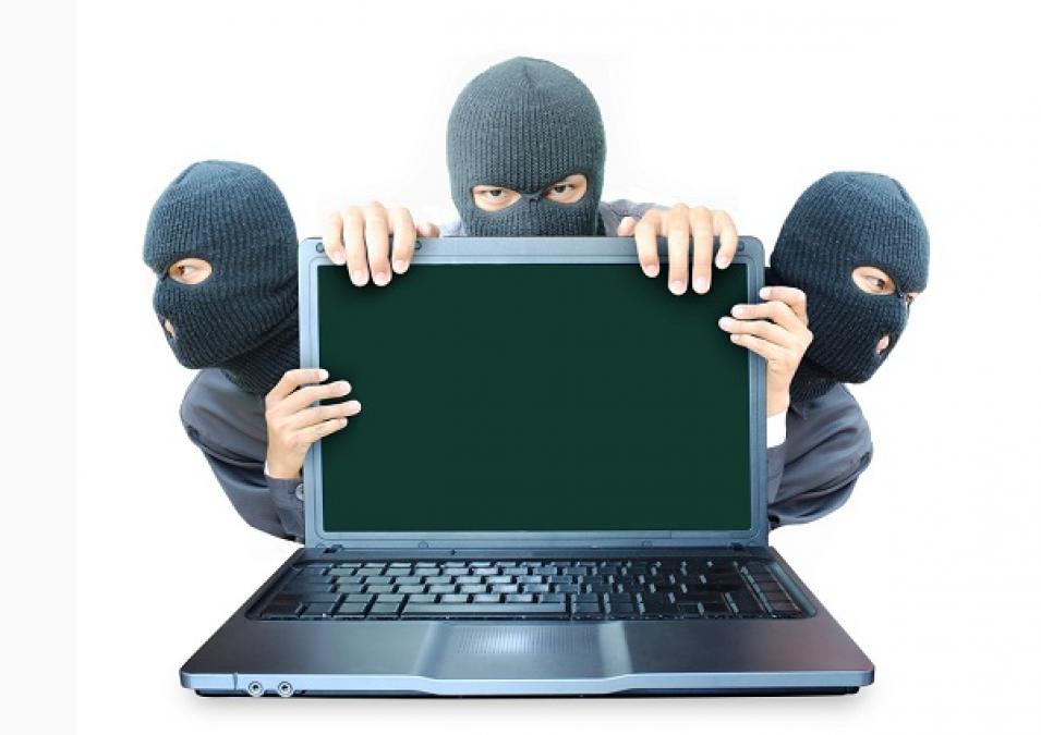 Довірливі користувачі інтернету наперед перерахували кошти за уявні покупки.