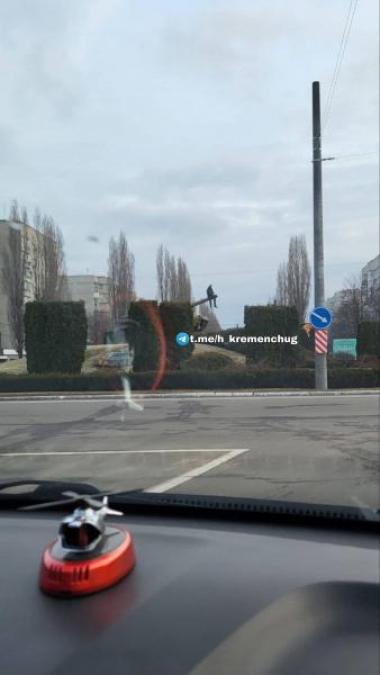 У Кременчуці чоловік виліз на дуло "танку"