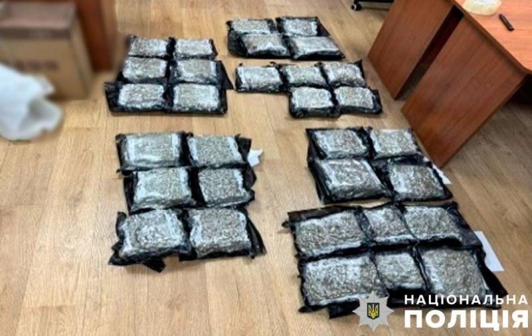 Масштабна схема наркоторгівлі: як через Київ та Кременчук переправляли контрабанду