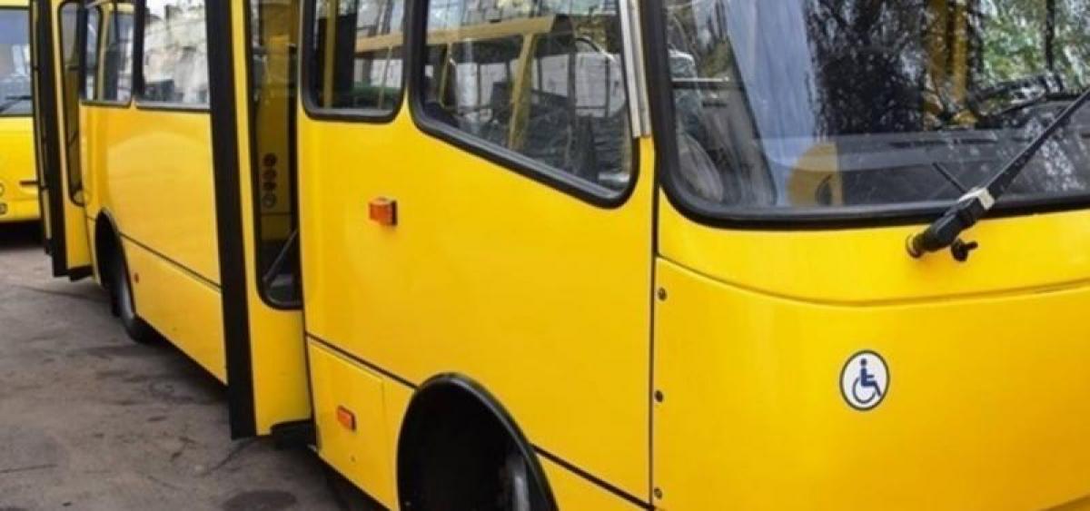 Зміни у русі приміського транспорту: один із автобусів до Омельника змінює графік
