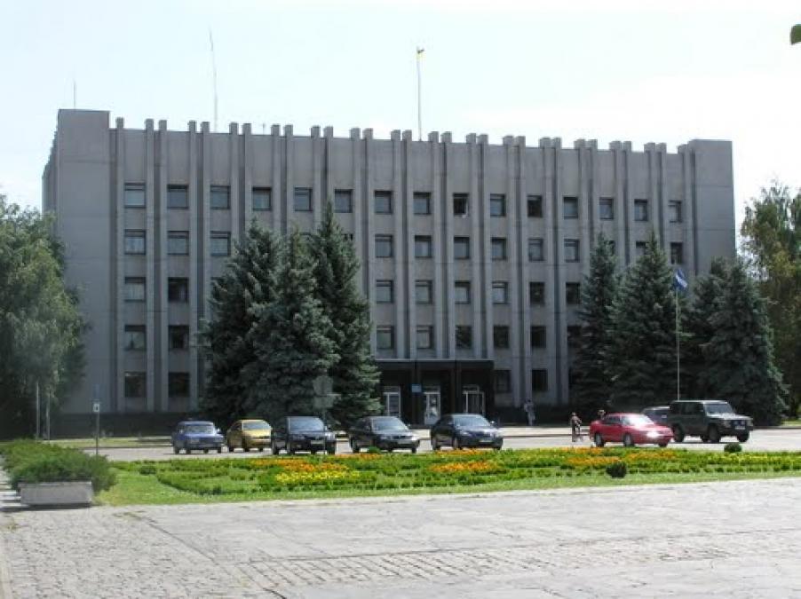 У Кременчуці мерія потрапила під відключення світла: працюють від генератора