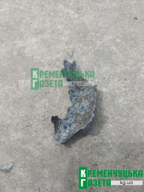 Після ворожого обстрілу мешканці Великої Кохнівки виявили обгорілий метал і попіл у дворах