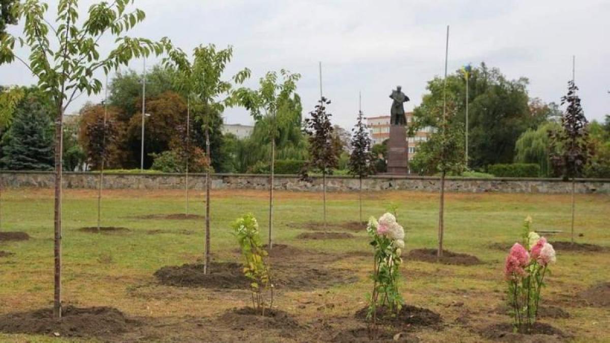 У Кременчуці з’являться меморіальні стели на вшанування жертв Амстора, де будуть вказані прізвища загиблих
