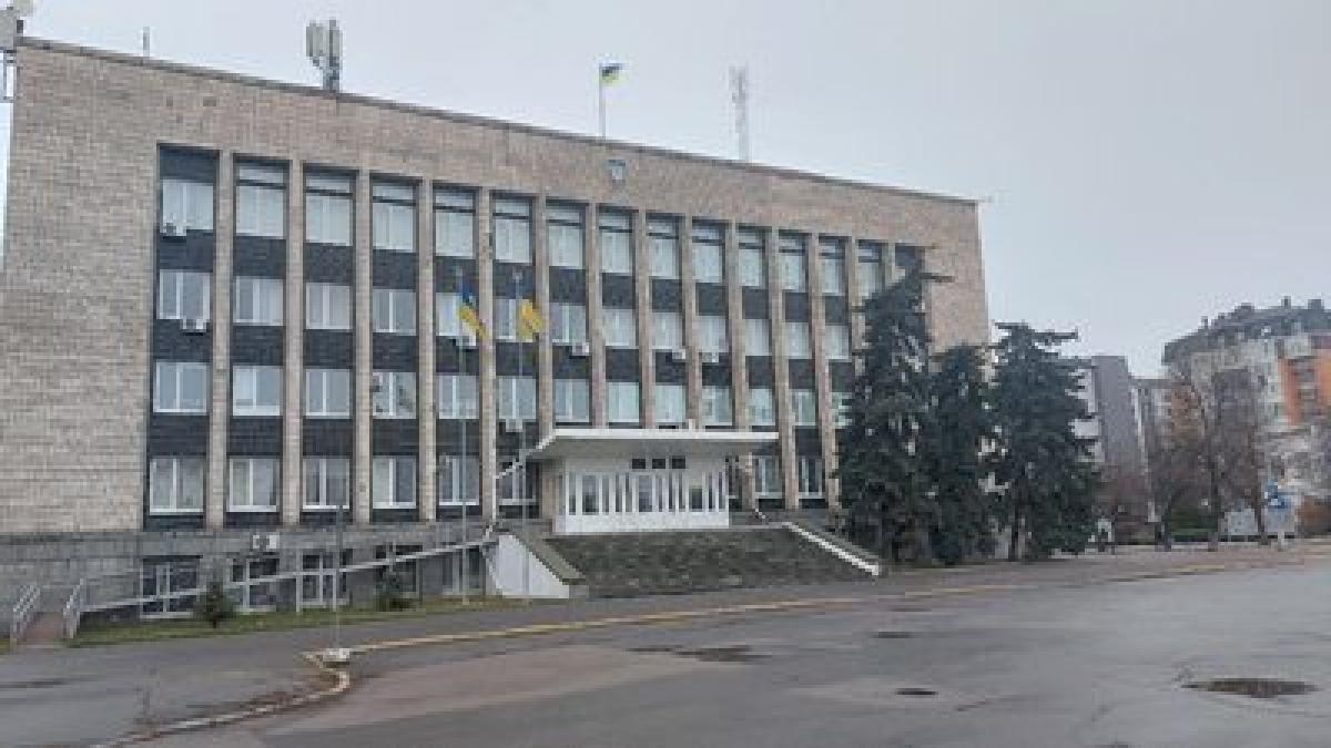Кременчуцька райЗрада: хто отримає «ласий шматок» – адмінбудівлю Кременчуцької райради?