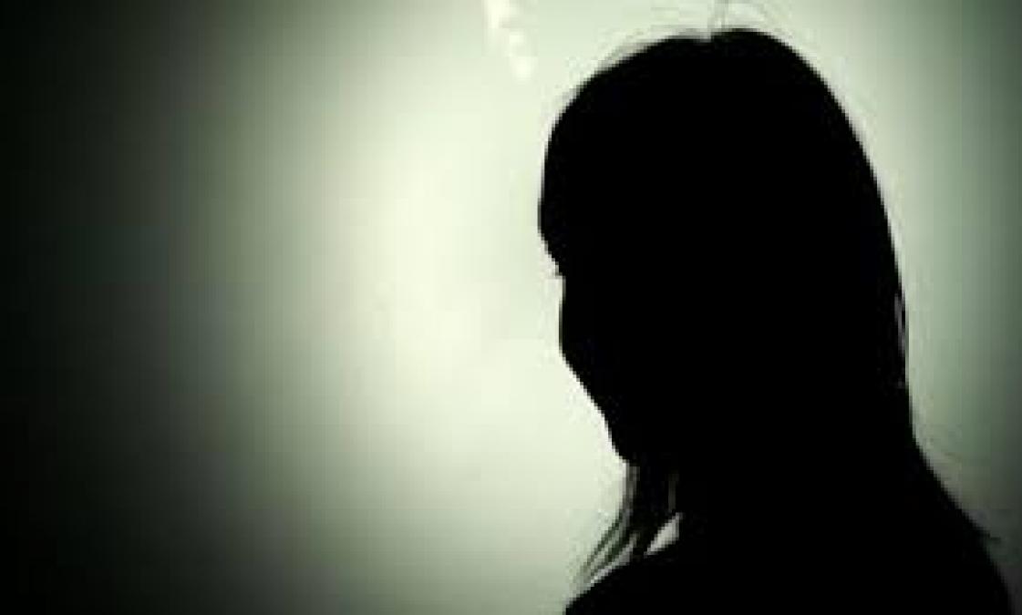 Суд оштрафував матір після того, як неповнолітня донька відмовилася жити з нею