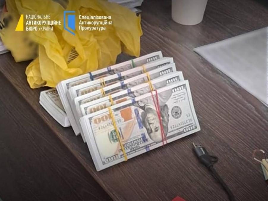 Працівників СБУ Полтавщини викрили на хабарі – НАБУ