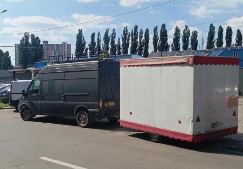 Власними силами для фронту: компанія "Lukas" передала військовим спеціалізований причіп