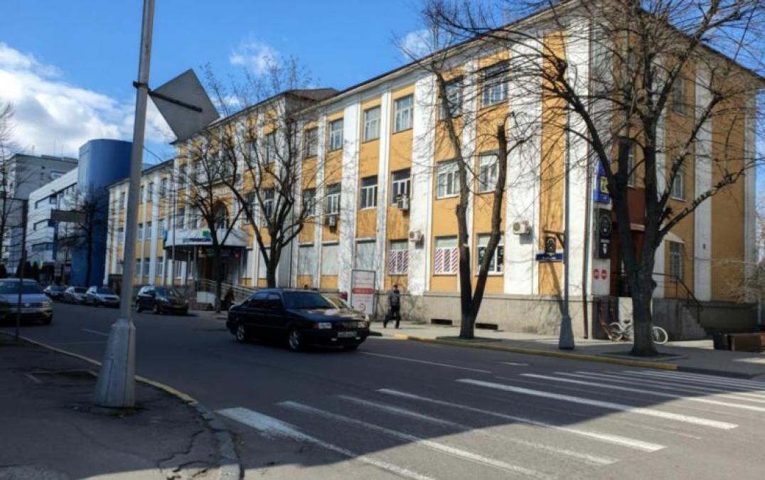 Декомунізація головпошти Кременчука зависла: у мерії чекають на відповідь від Інституту нацпам'яті