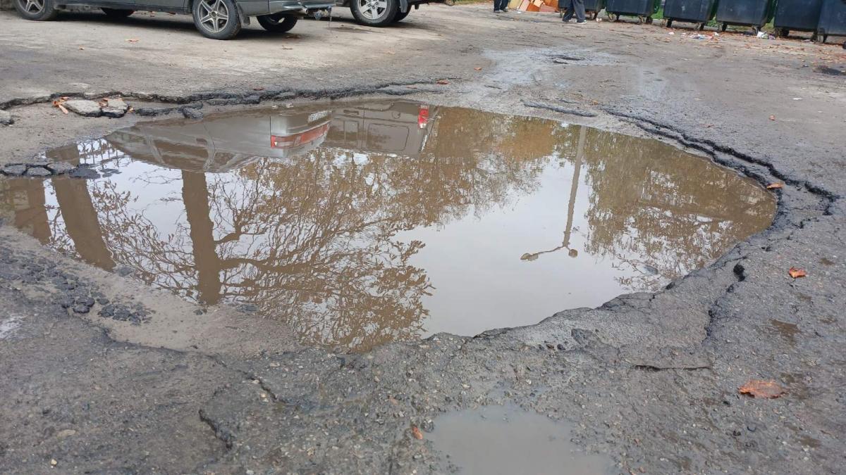Віцерку Усанова хвилюють ями на Полтавщині, а їй показали ями у Кременчуці