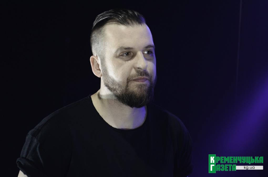 Фронтмен «БЕЗ ОБМЕЖЕНЬ» Танчинець: заради зйомок кліпу готовий лягти у труну, співає про війну та не ість м’яса, бо жаліє тварин