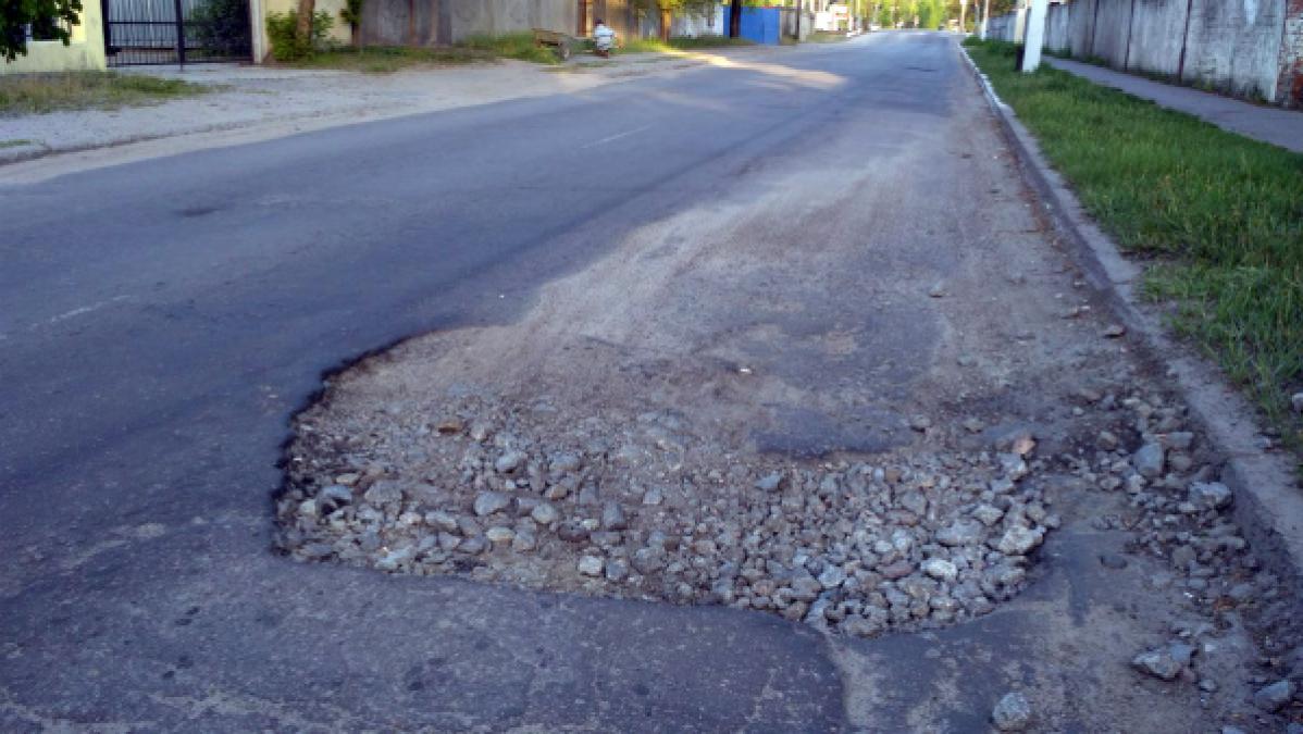 На улице Чкалова ямы растут после ремонта