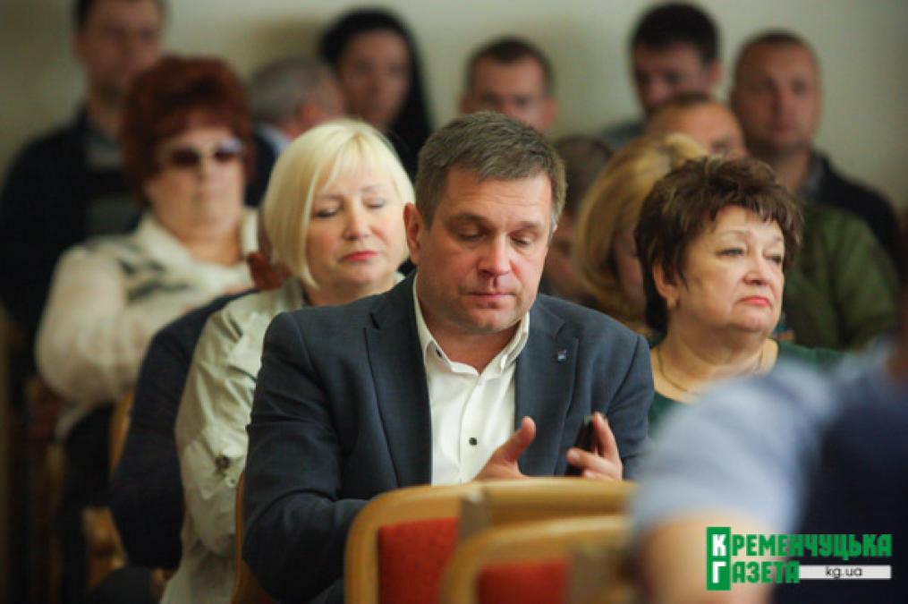 У врача и чиновника Дмитрия Петращука три автомобиля и две квартиры