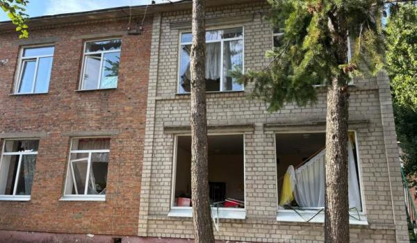У Кременчуці внаслідок російської таки пошкоджено дитячий садочок