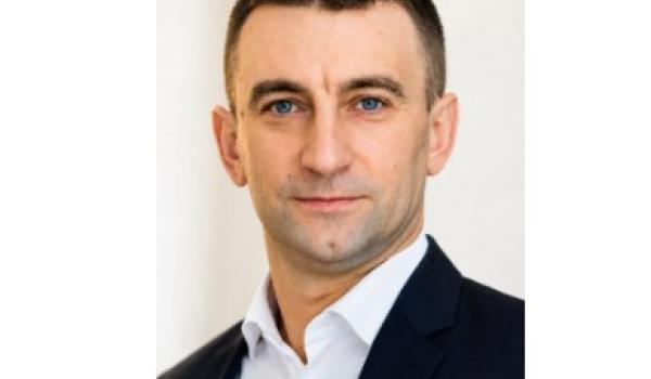 Два будинки, квартира, земля та підробітки: що задекларував очільник Кременчуцького управління капбудівництва Бугаєнко